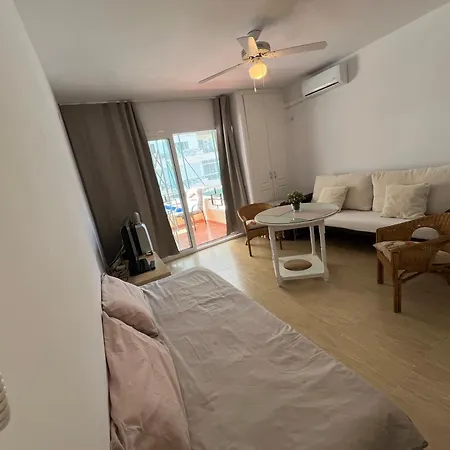 Magnifico En La Carihuela, Torremolino Апартаменты *